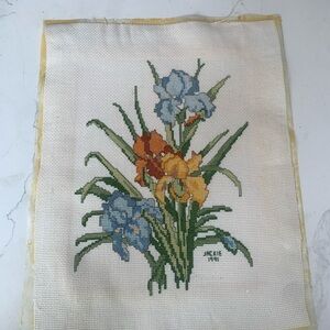 IRIS FLOWERS Golden Bee 60391 Completed VTG 8 x 10” Counted Cross Stitch Floral